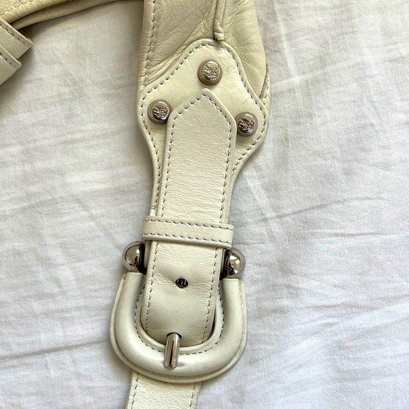 Burberry Hillgate White Leather Hobo Bag - Picture 5 of 15